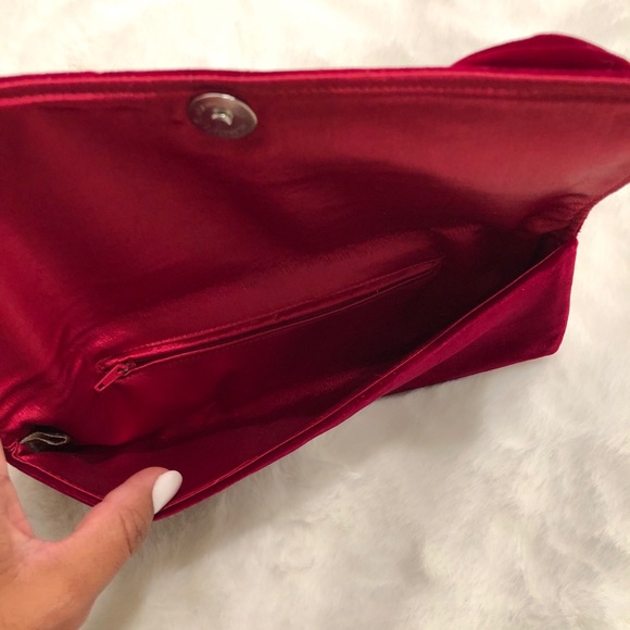 Velvet Rose Clutch - Picture 2 of 4